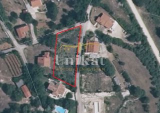 Kringa: Gradbeno zemljišče v okolici Tinjana